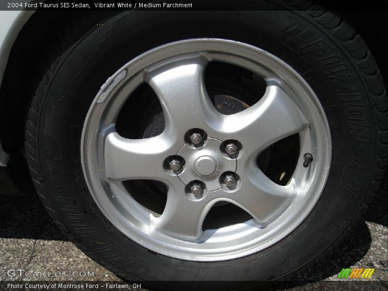 Vibrant White / Medium Parchment 2004 Ford Taurus SES Sedan