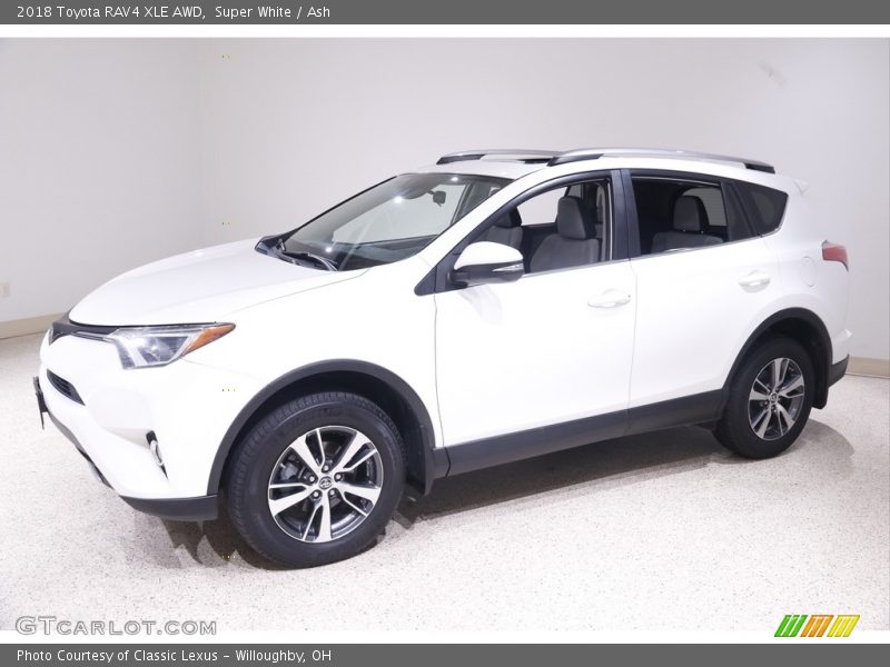 Super White / Ash 2018 Toyota RAV4 XLE AWD