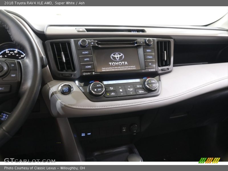 Super White / Ash 2018 Toyota RAV4 XLE AWD