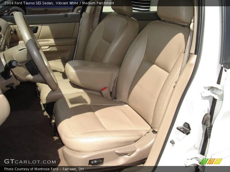 Vibrant White / Medium Parchment 2004 Ford Taurus SES Sedan