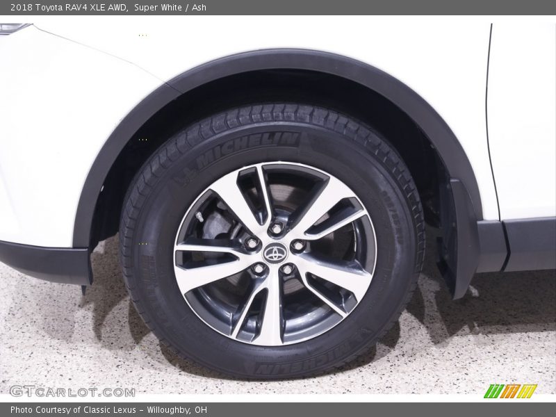 Super White / Ash 2018 Toyota RAV4 XLE AWD