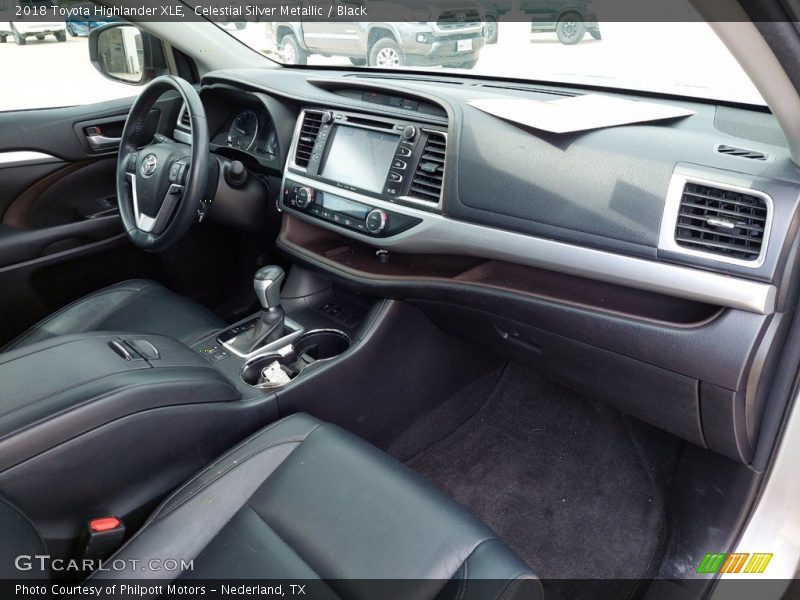 Celestial Silver Metallic / Black 2018 Toyota Highlander XLE