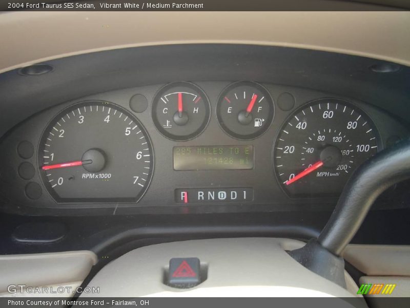 Vibrant White / Medium Parchment 2004 Ford Taurus SES Sedan