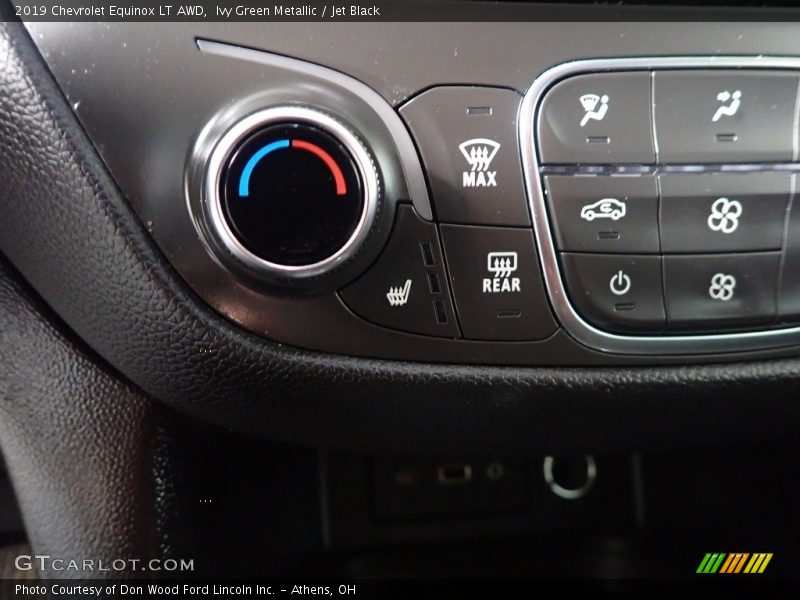 Ivy Green Metallic / Jet Black 2019 Chevrolet Equinox LT AWD