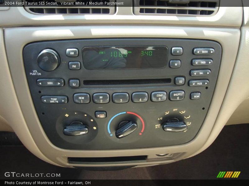 Vibrant White / Medium Parchment 2004 Ford Taurus SES Sedan