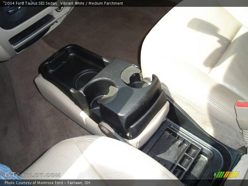 Vibrant White / Medium Parchment 2004 Ford Taurus SES Sedan