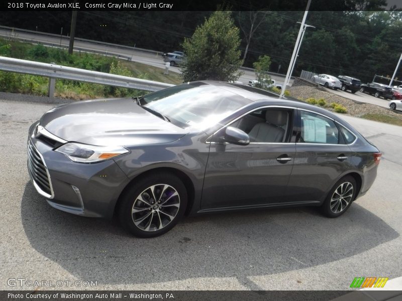 Cosmic Gray Mica / Light Gray 2018 Toyota Avalon XLE
