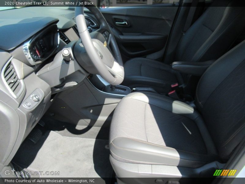 Summit White / Jet Black 2020 Chevrolet Trax LT