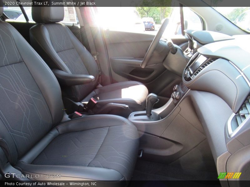 Summit White / Jet Black 2020 Chevrolet Trax LT