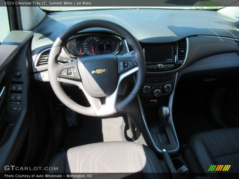 Summit White / Jet Black 2020 Chevrolet Trax LT