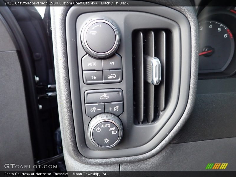 Controls of 2021 Silverado 1500 Custom Crew Cab 4x4