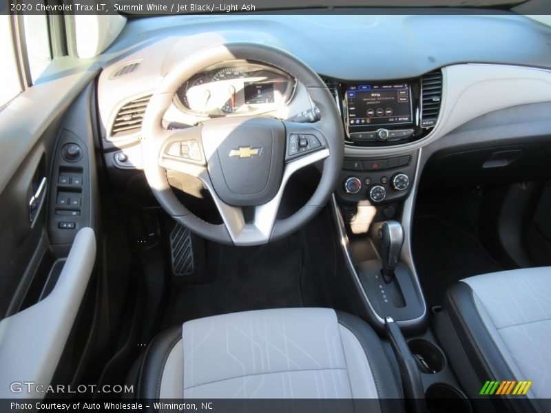 Summit White / Jet Black/­Light Ash 2020 Chevrolet Trax LT