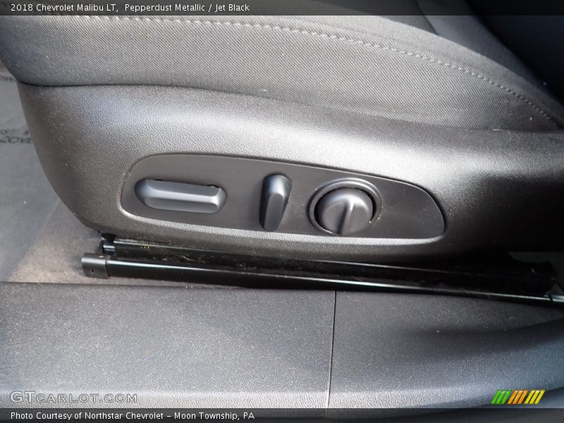 Pepperdust Metallic / Jet Black 2018 Chevrolet Malibu LT