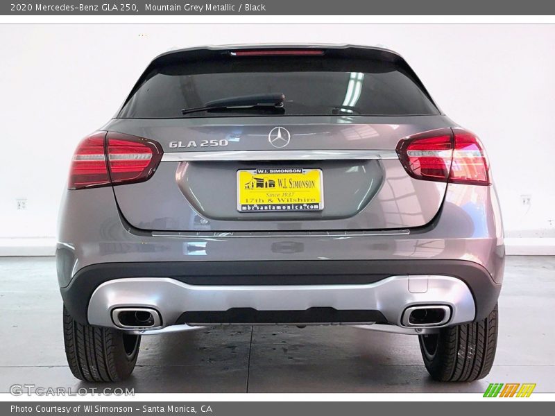 Mountain Grey Metallic / Black 2020 Mercedes-Benz GLA 250