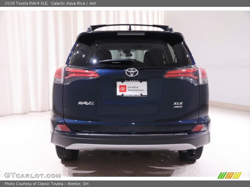 Galactic Aqua Mica / Ash 2018 Toyota RAV4 XLE