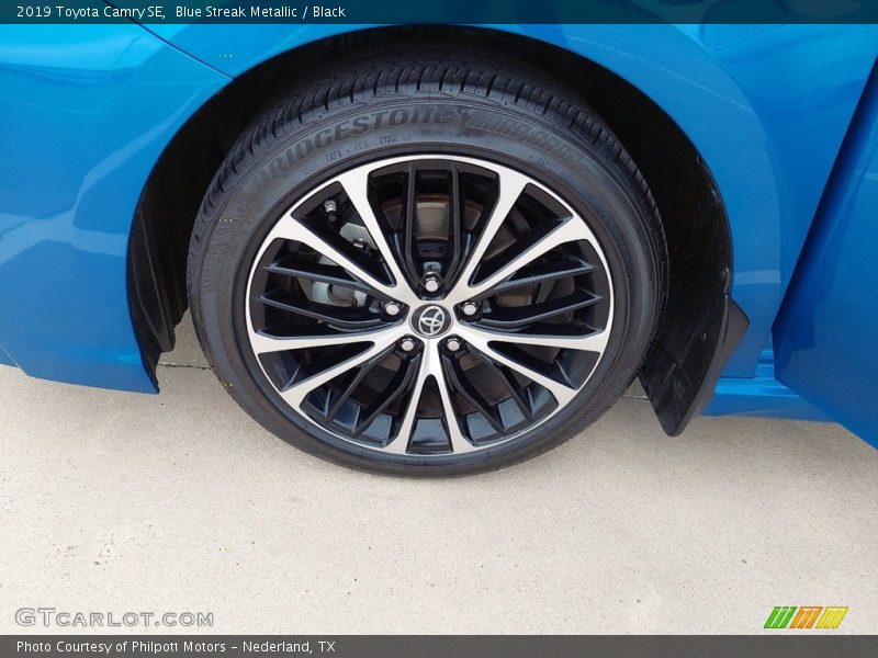 Blue Streak Metallic / Black 2019 Toyota Camry SE