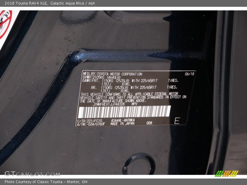 Galactic Aqua Mica / Ash 2018 Toyota RAV4 XLE