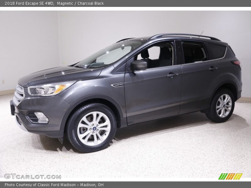 Magnetic / Charcoal Black 2018 Ford Escape SE 4WD