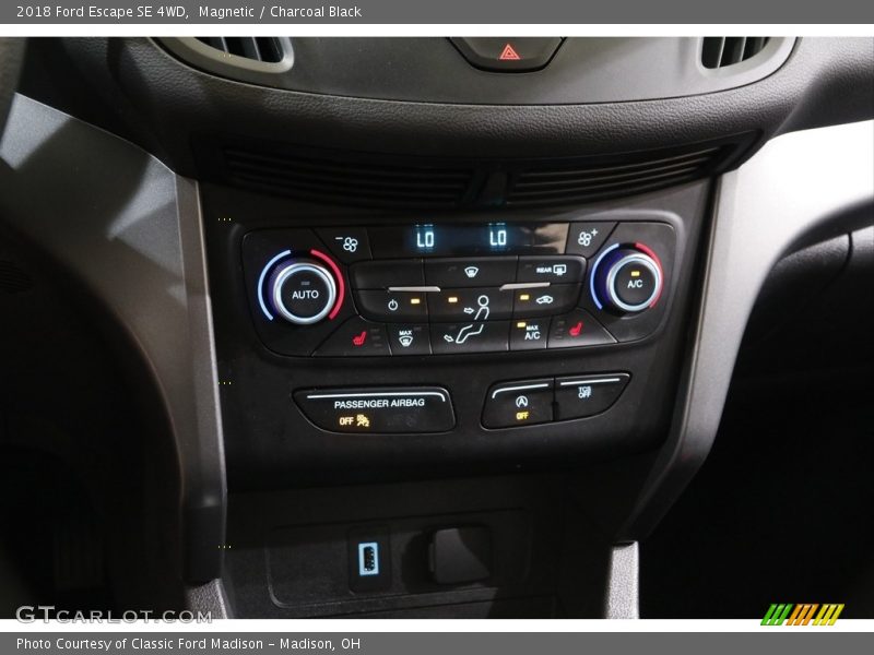 Magnetic / Charcoal Black 2018 Ford Escape SE 4WD