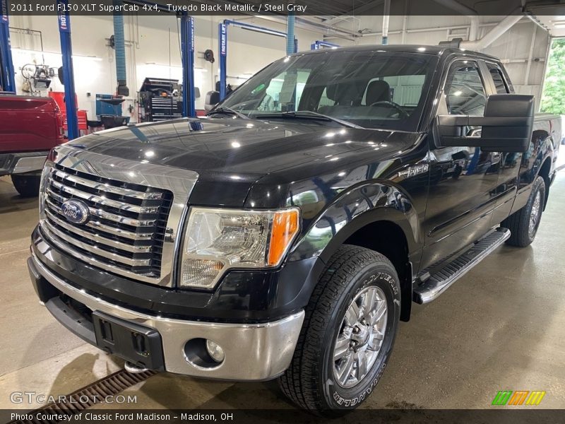 Tuxedo Black Metallic / Steel Gray 2011 Ford F150 XLT SuperCab 4x4