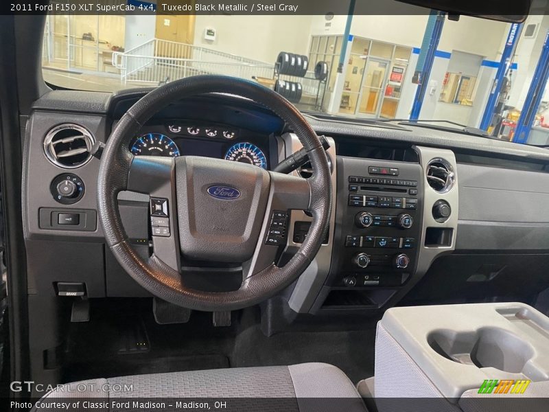 Tuxedo Black Metallic / Steel Gray 2011 Ford F150 XLT SuperCab 4x4
