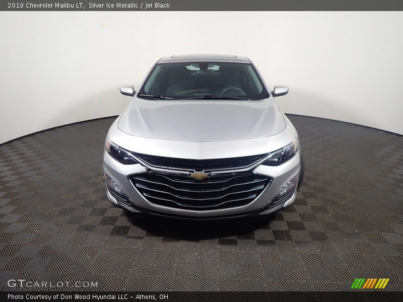 Silver Ice Metallic / Jet Black 2019 Chevrolet Malibu LT