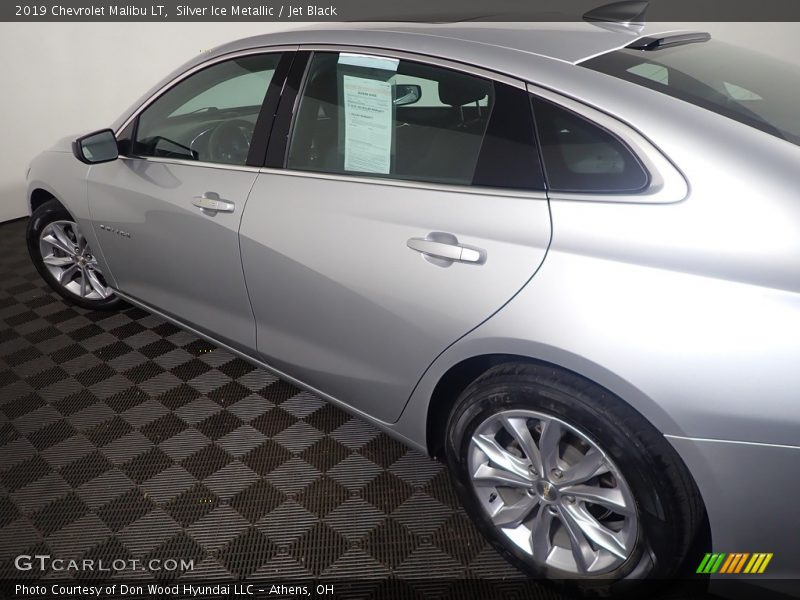 Silver Ice Metallic / Jet Black 2019 Chevrolet Malibu LT