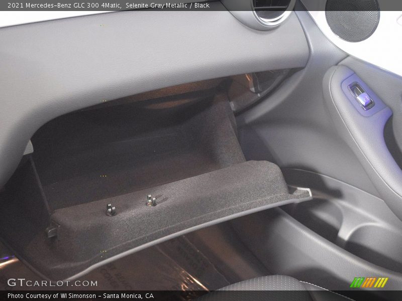 Selenite Gray Metallic / Black 2021 Mercedes-Benz GLC 300 4Matic