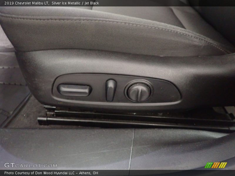 Silver Ice Metallic / Jet Black 2019 Chevrolet Malibu LT