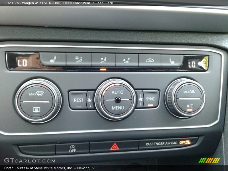 Controls of 2021 Atlas SE R-Line