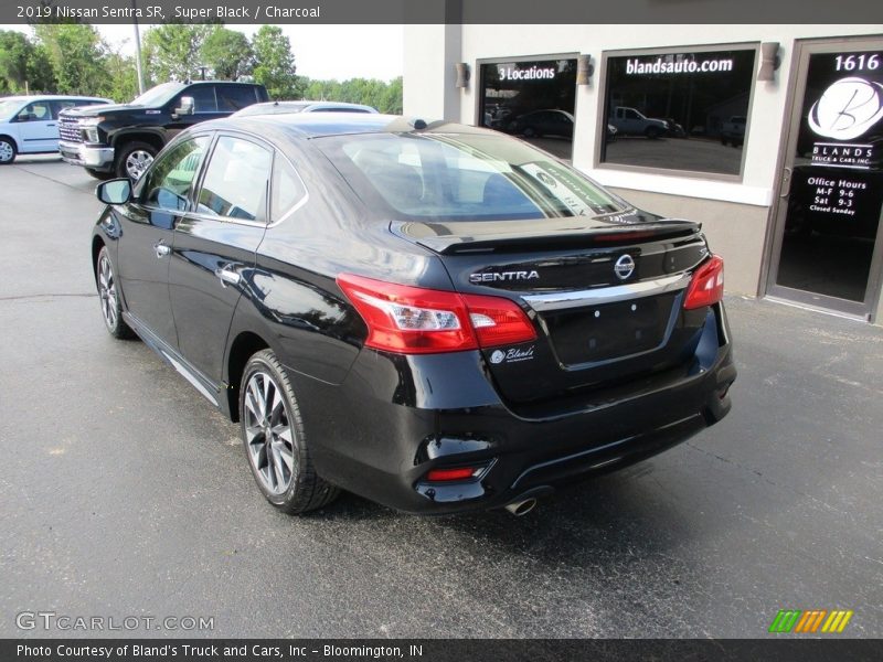 Super Black / Charcoal 2019 Nissan Sentra SR