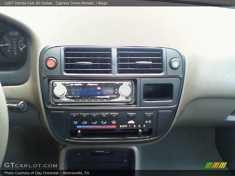 Cypress Green Metallic / Beige 1997 Honda Civic EX Sedan