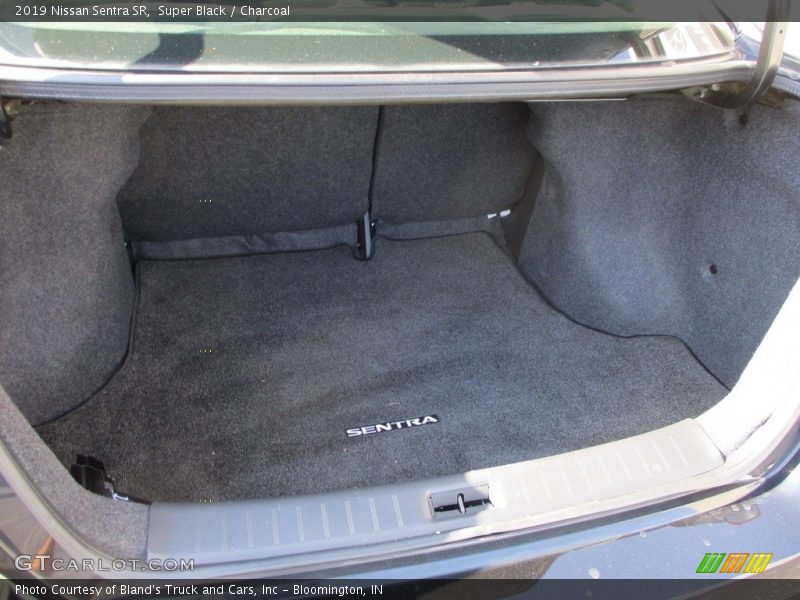 Super Black / Charcoal 2019 Nissan Sentra SR