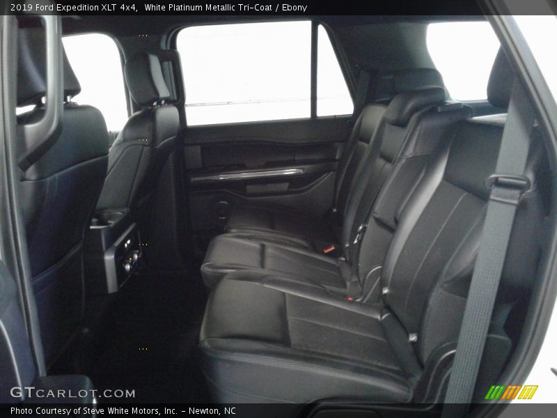 White Platinum Metallic Tri-Coat / Ebony 2019 Ford Expedition XLT 4x4