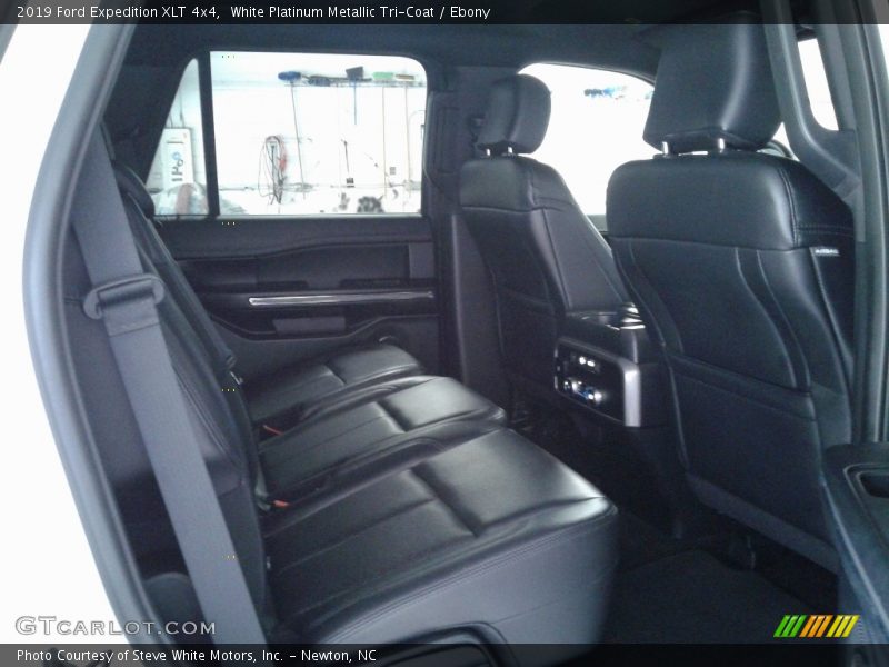 White Platinum Metallic Tri-Coat / Ebony 2019 Ford Expedition XLT 4x4