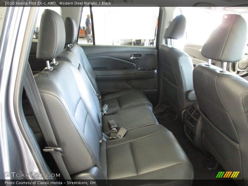 Modern Steel Metallic / Black 2018 Honda Pilot EX-L AWD