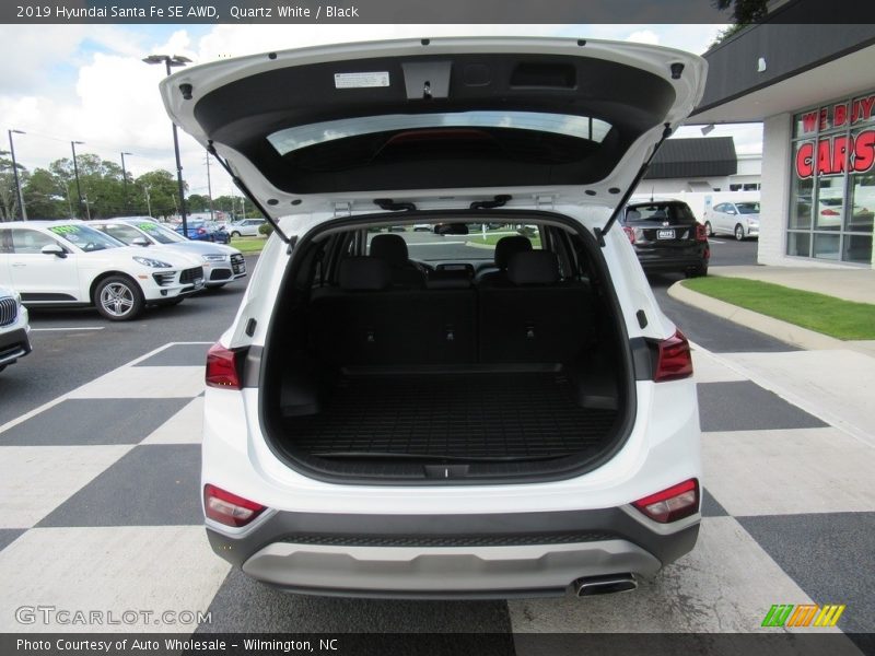 Quartz White / Black 2019 Hyundai Santa Fe SE AWD