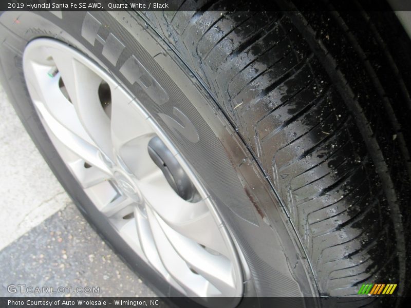 Quartz White / Black 2019 Hyundai Santa Fe SE AWD
