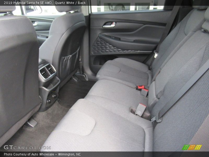 Quartz White / Black 2019 Hyundai Santa Fe SE AWD