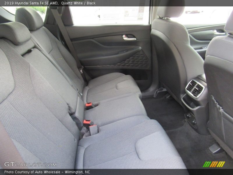 Quartz White / Black 2019 Hyundai Santa Fe SE AWD