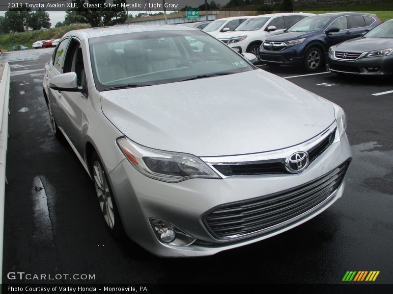 Classic Silver Metallic / Light Gray 2013 Toyota Avalon XLE