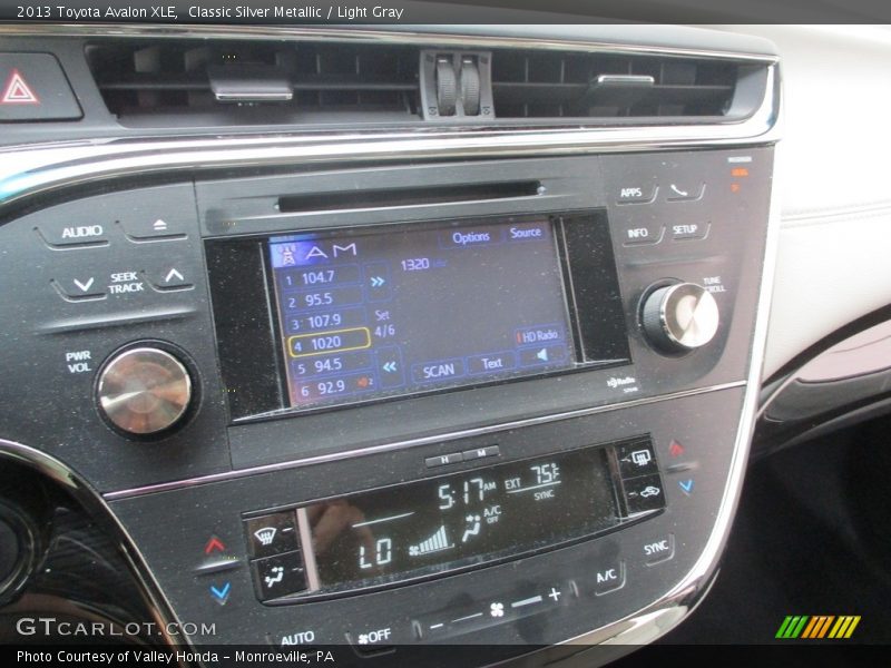 Classic Silver Metallic / Light Gray 2013 Toyota Avalon XLE