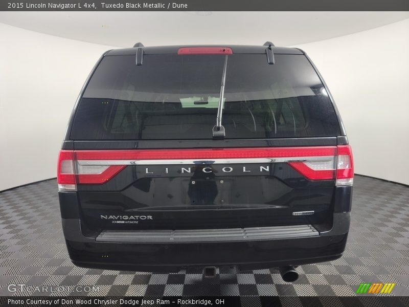 Tuxedo Black Metallic / Dune 2015 Lincoln Navigator L 4x4