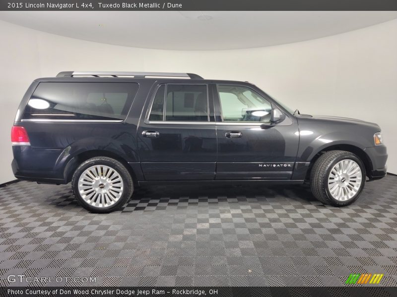 Tuxedo Black Metallic / Dune 2015 Lincoln Navigator L 4x4