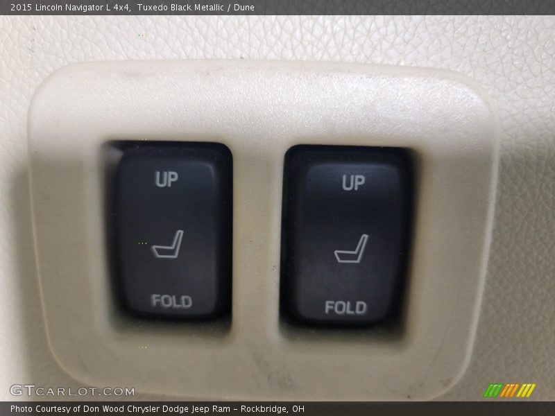 Tuxedo Black Metallic / Dune 2015 Lincoln Navigator L 4x4