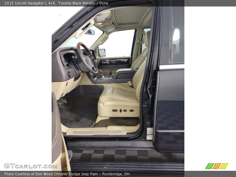 Tuxedo Black Metallic / Dune 2015 Lincoln Navigator L 4x4