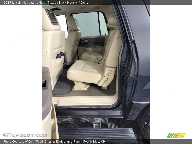 Rear Seat of 2015 Navigator L 4x4