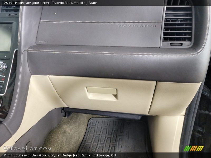 Tuxedo Black Metallic / Dune 2015 Lincoln Navigator L 4x4