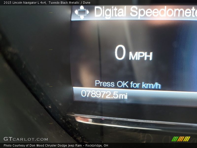 Tuxedo Black Metallic / Dune 2015 Lincoln Navigator L 4x4