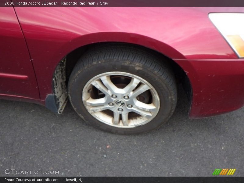 Redondo Red Pearl / Gray 2006 Honda Accord SE Sedan